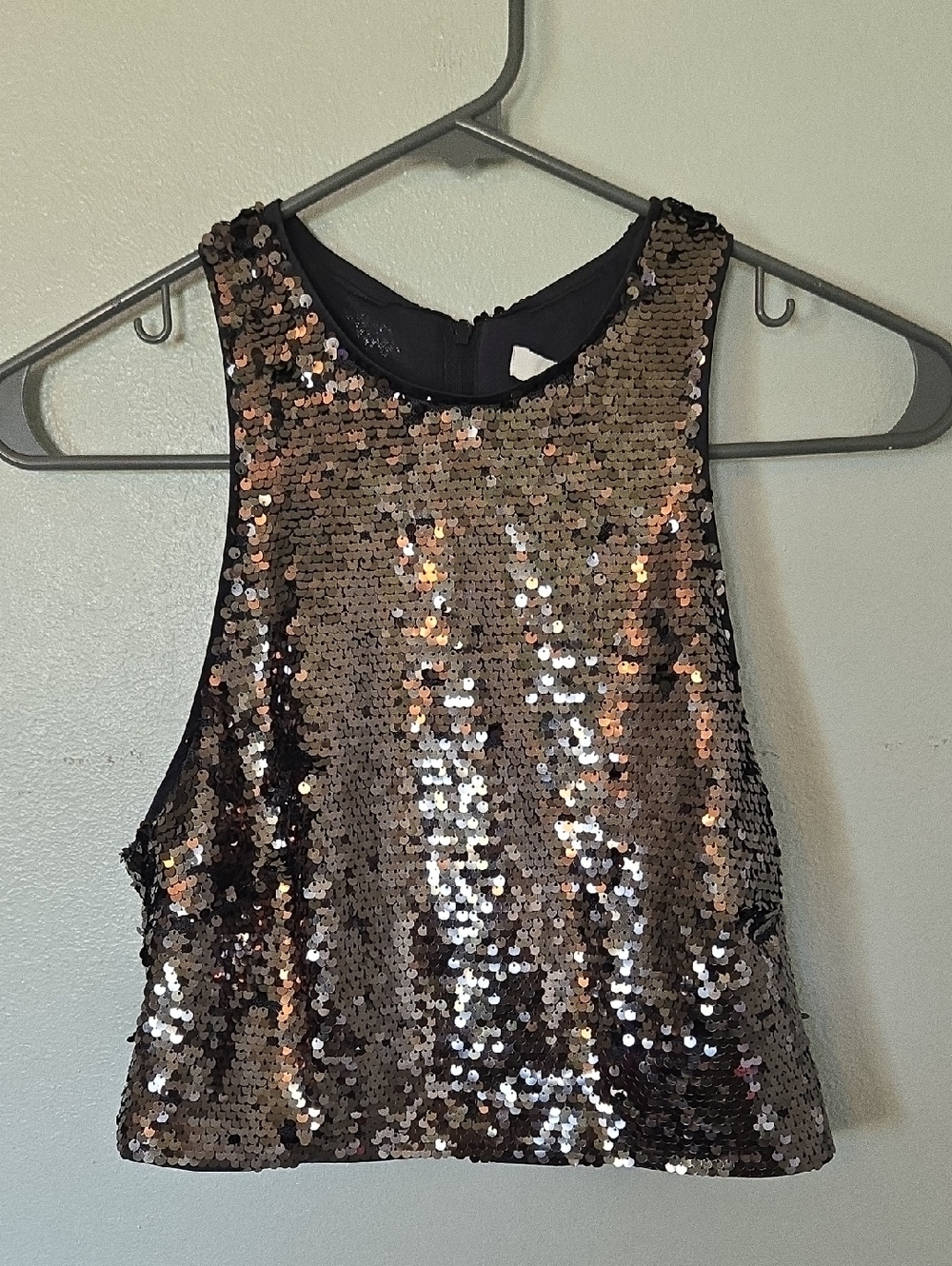 H&M | NWT Gold Sequin Cropped Tank Top Size Small